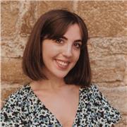 Laureata in francese con passione per l'insegnamento offre lezioni online.